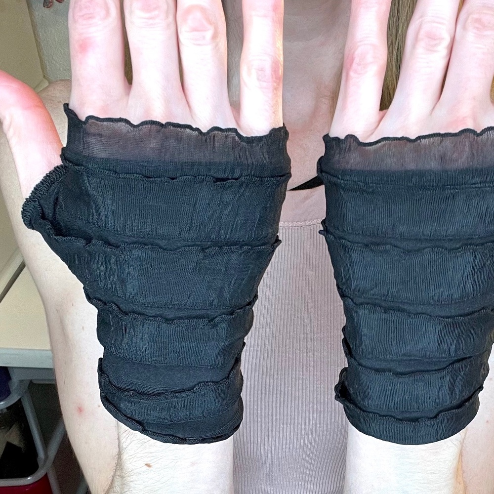 Ruffle Fingerless Gloves Black Mummy Hand Warmers Bandage Fishnet Covers Gothic